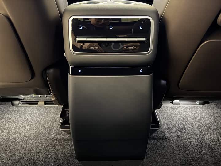 Фото 26 - LiXiang L9