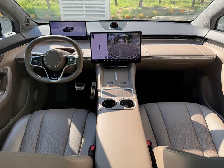 Фото 12 - Luxeed R7