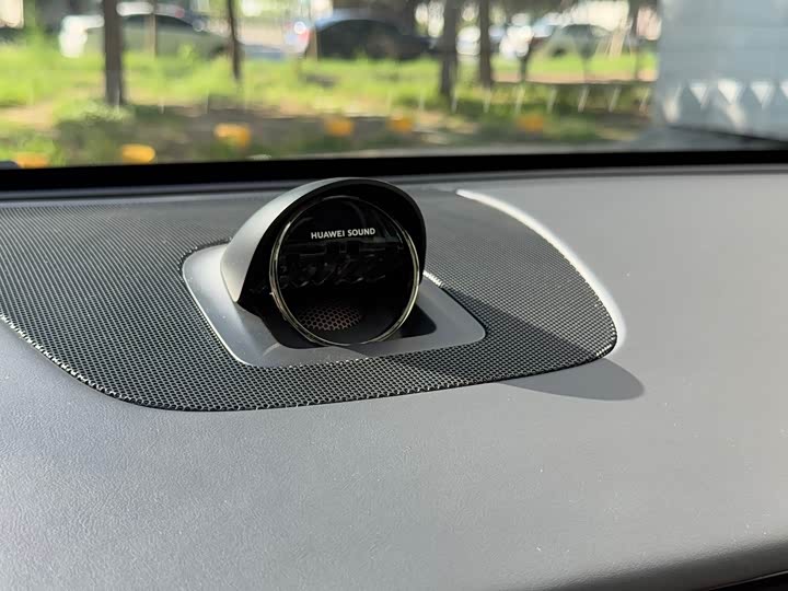 Фото 15 - Luxeed R7