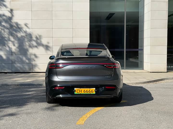 Фото 21 - Luxeed R7