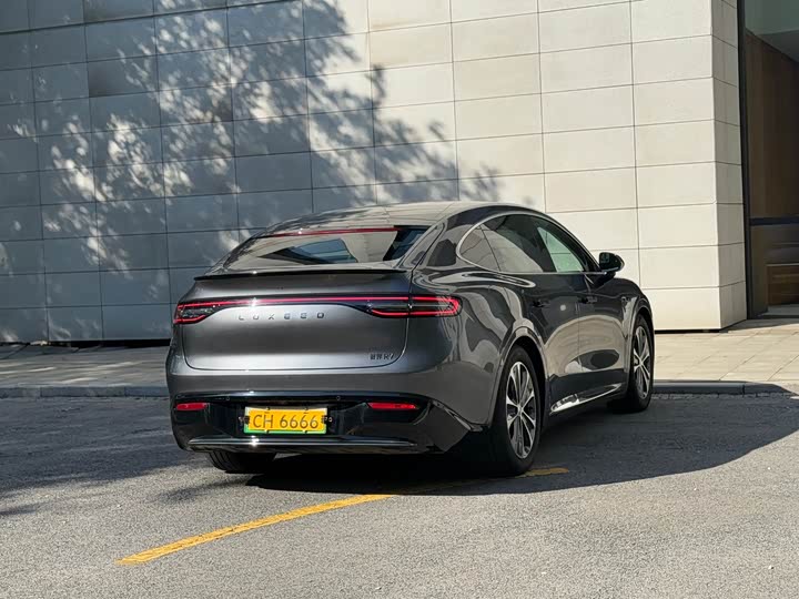 Фото 22 - Luxeed R7