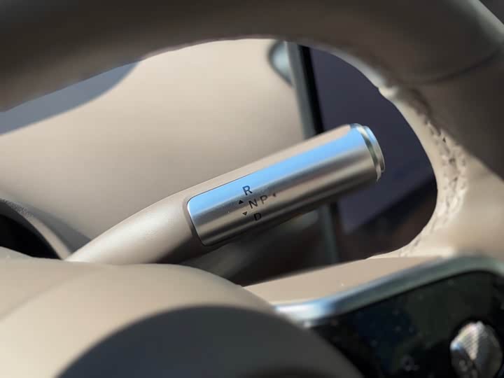 Фото 9 - Luxeed R7