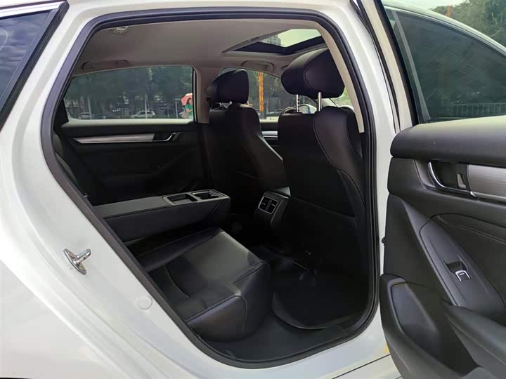 Фото 11 - Honda Accord