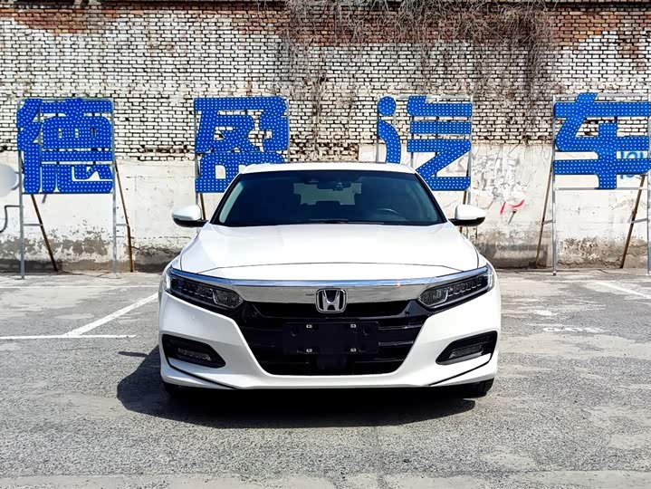 Фото 2 - Honda Accord