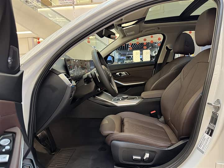 Фото 17 - BMW 3 Series