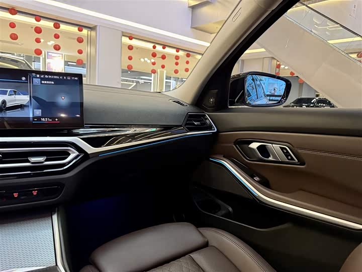 Фото 21 - BMW 3 Series