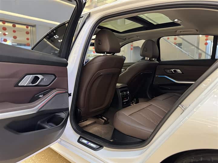 Фото 22 - BMW 3 Series