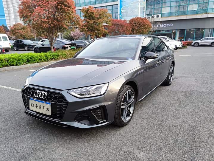 Фото 1 - Audi A4L