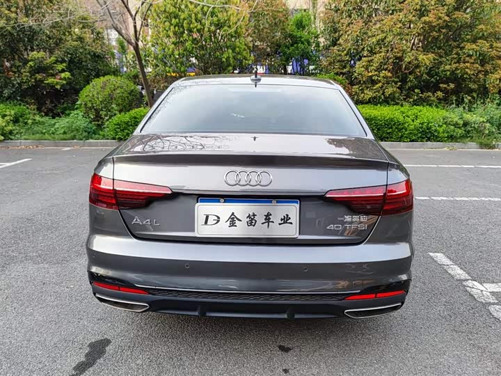 Фото 10 - Audi A4L