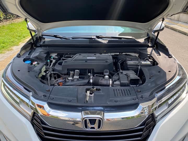 Фото 7 - Honda Avancier