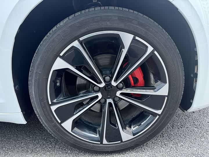 Photo 11 - Geely Preface