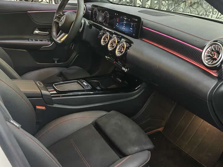 Фото 5 - Mercedes-Benz A-Class