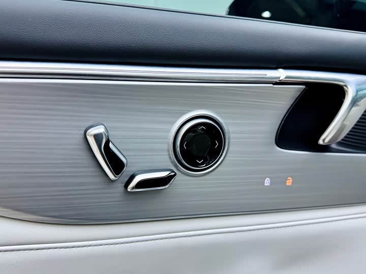 Фото 21 - Buick GL8 Hybrid