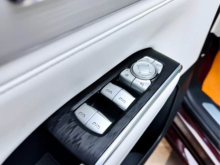 Фото 22 - Buick GL8 Hybrid