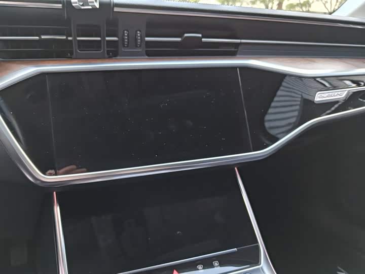 Фото 19 - Audi A6