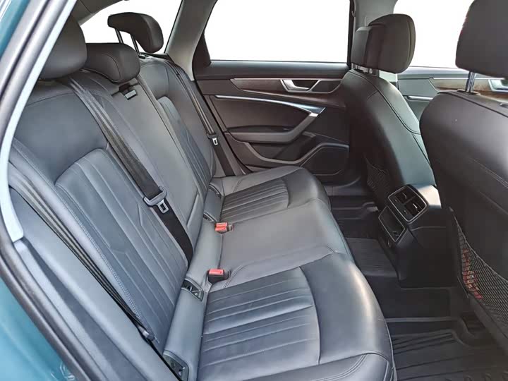 Фото 9 - Audi A6