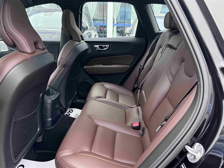 Фото 12 - Volvo XC60 Hybrid