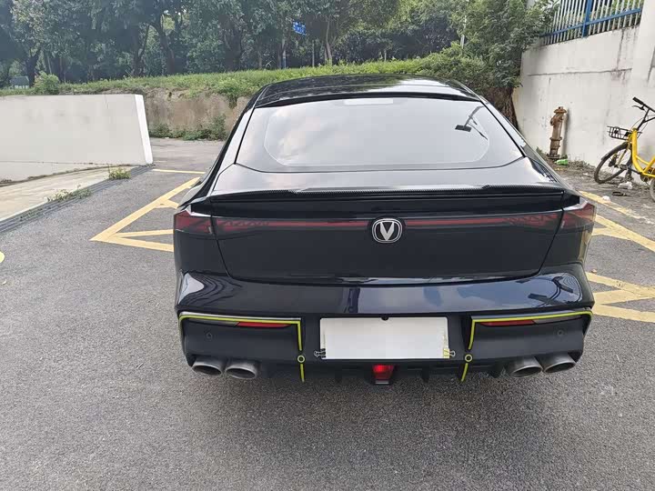 Фото 16 - Changan UNI-V