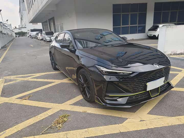 Фото 2 - Changan UNI-V