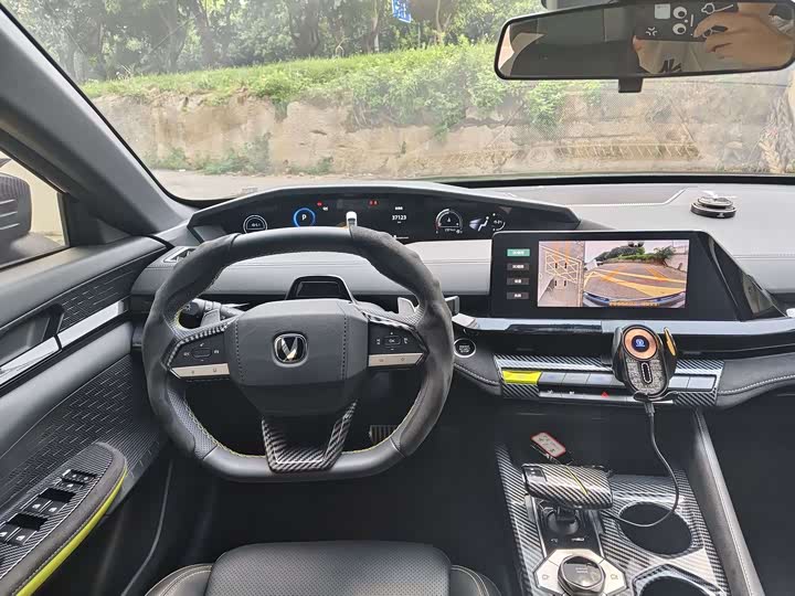 Фото 4 - Changan UNI-V