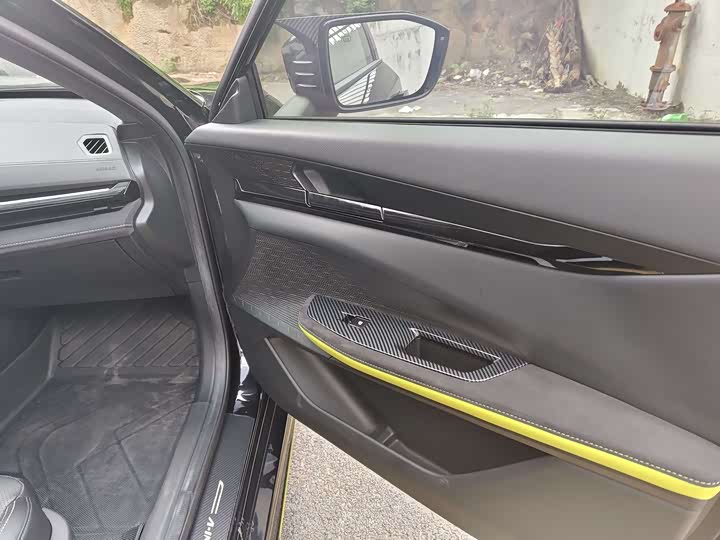 Фото 8 - Changan UNI-V