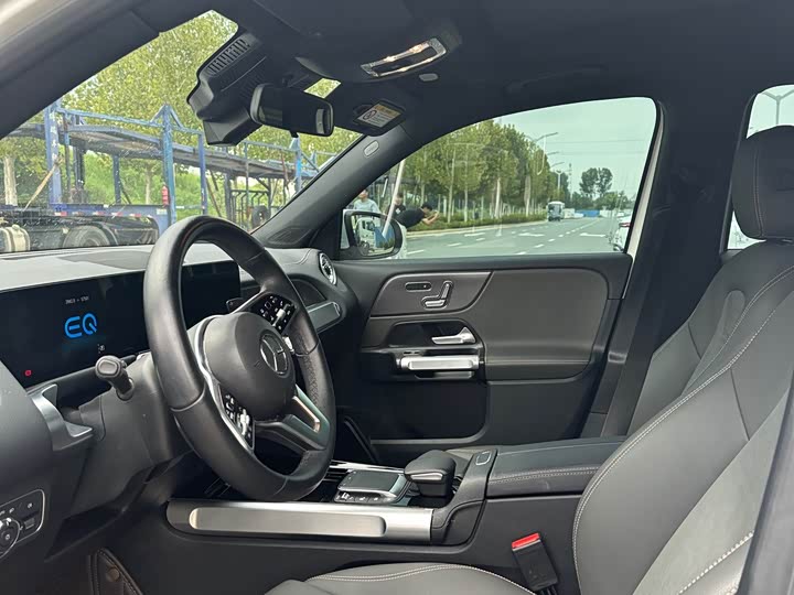 Фото 4 - Mercedes-Benz EQB