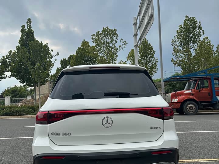 Фото 8 - Mercedes-Benz EQB