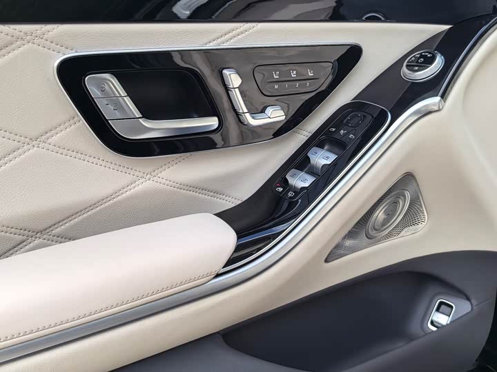 Фото 12 - Mercedes-Benz Maybach S-Class