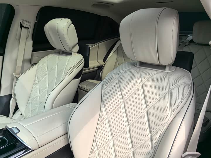 Фото 15 - Mercedes-Benz Maybach S-Class