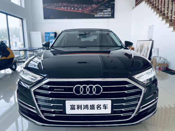 Фото 2 - Audi A8