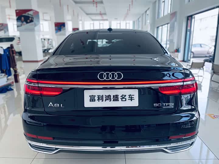 Фото 5 - Audi A8
