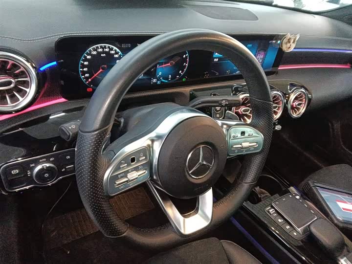 Фото 10 - Mercedes-Benz A-Class