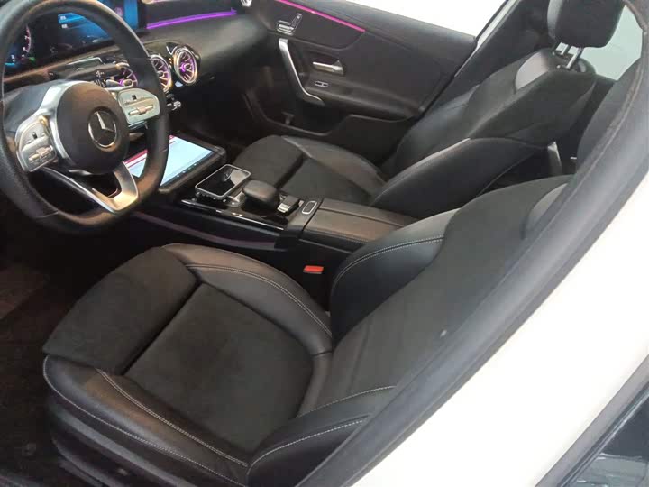 Фото 15 - Mercedes-Benz A-Class