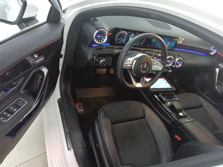 Фото 16 - Mercedes-Benz A-Class