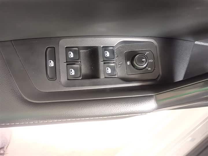 Фото 14 - Volkswagen Lavida