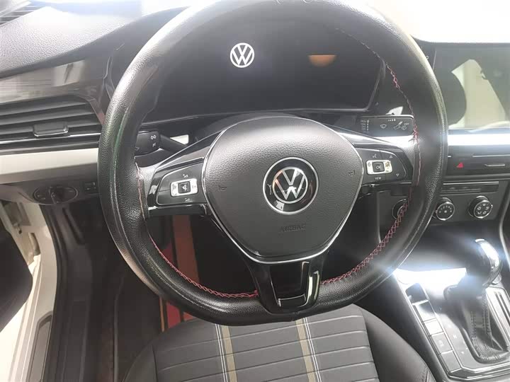 Фото 16 - Volkswagen Lavida