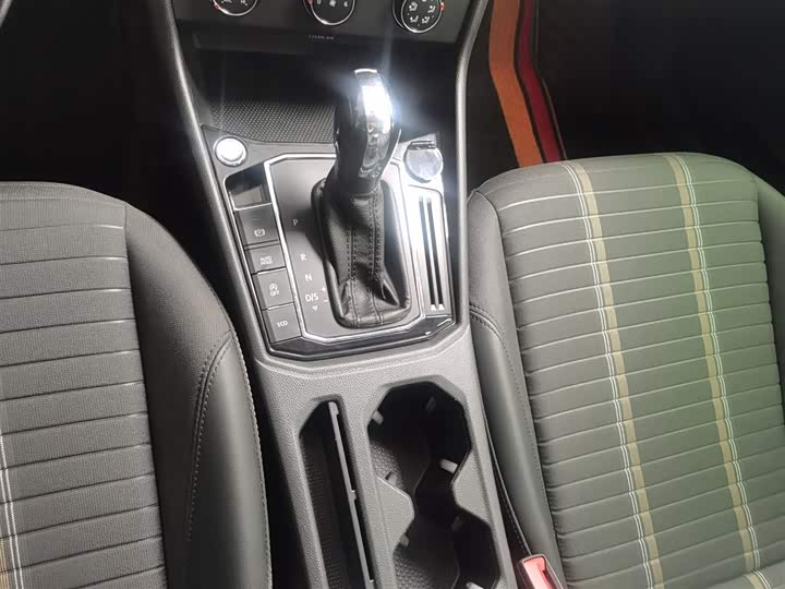 Фото 2 - Volkswagen Lavida