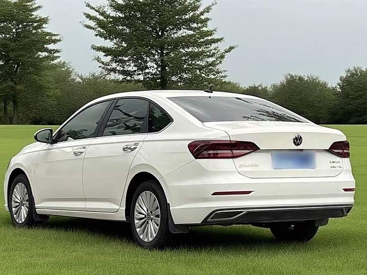 Фото 8 - Volkswagen Lavida