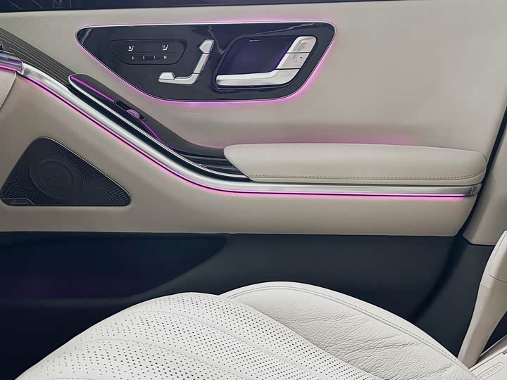 Фото 9 - Mercedes-Benz S-Class