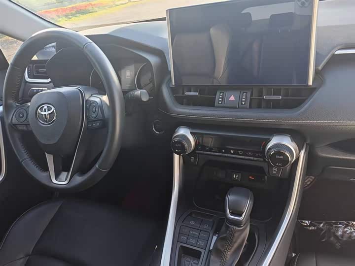 Фото 14 - Toyota Wildlander