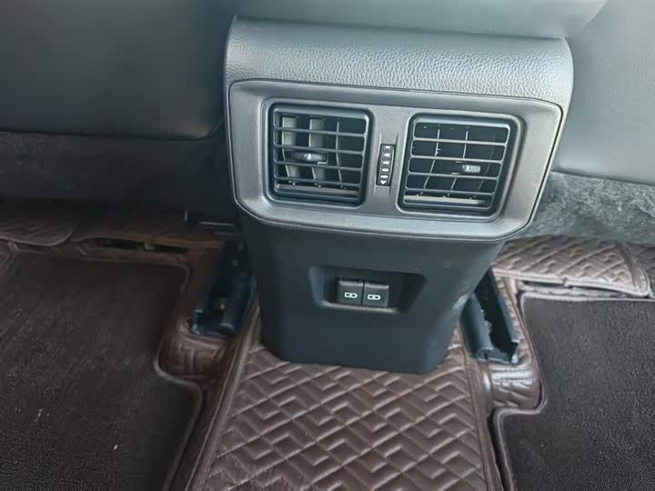 Фото 15 - Toyota Wildlander