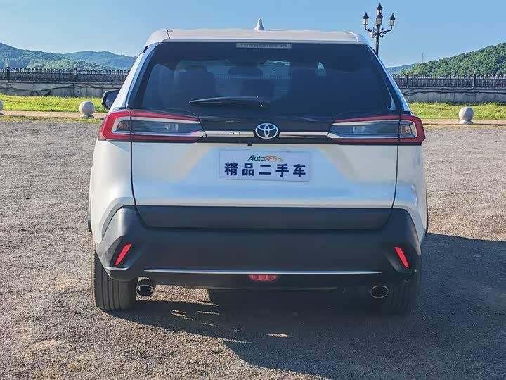 Фото 4 - Toyota Wildlander