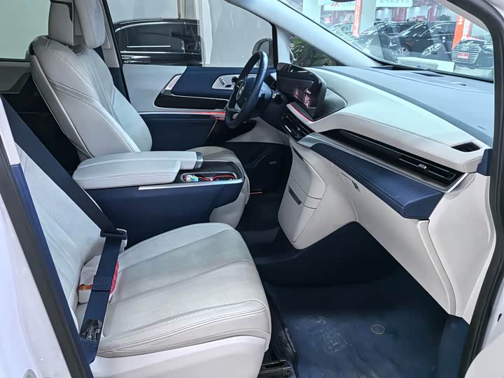 Фото 7 - Buick GL8 Century