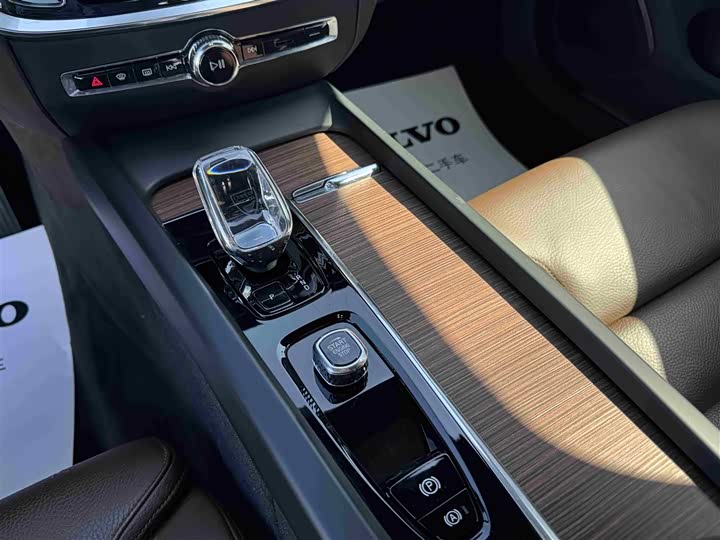 Фото 10 - Volvo S60