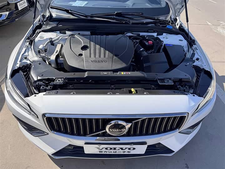 Фото 14 - Volvo S60