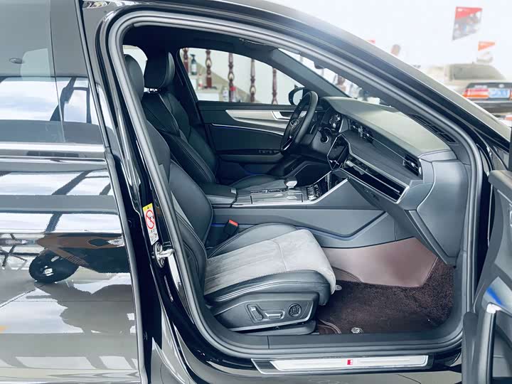 Фото 14 - Audi A6L