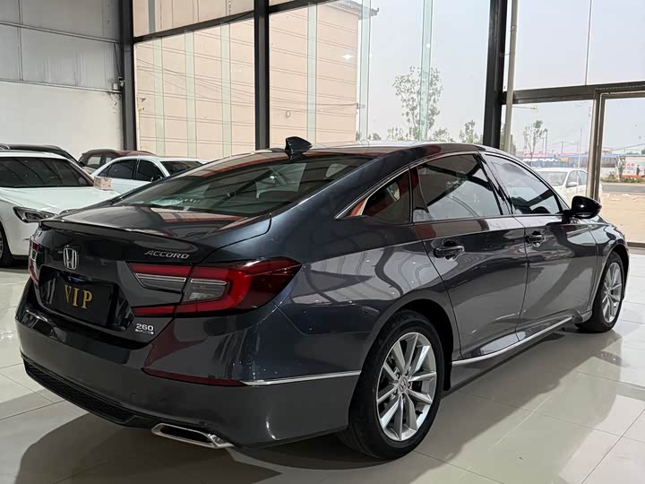 Фото 6 - Honda Accord