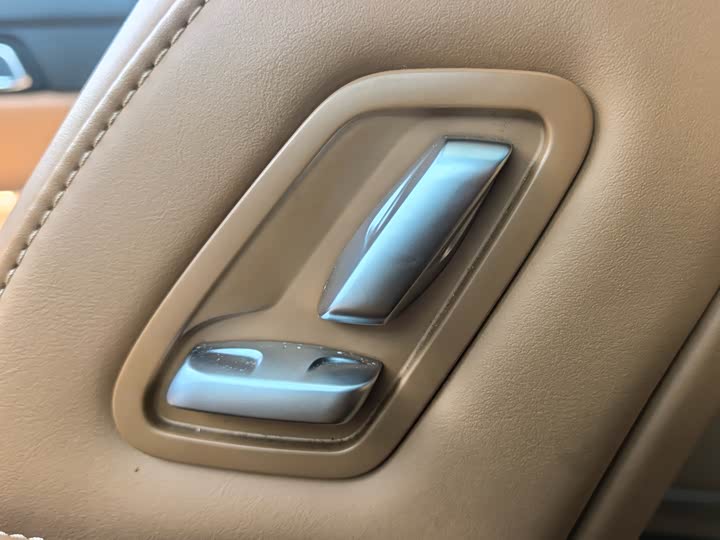 Фото 11 - LiXiang One