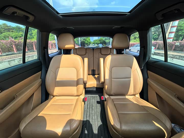 Фото 13 - LiXiang One