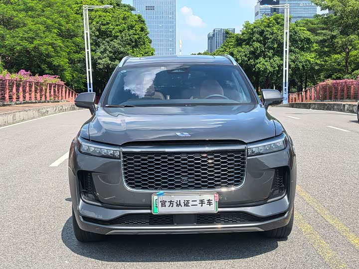 Фото 2 - LiXiang One